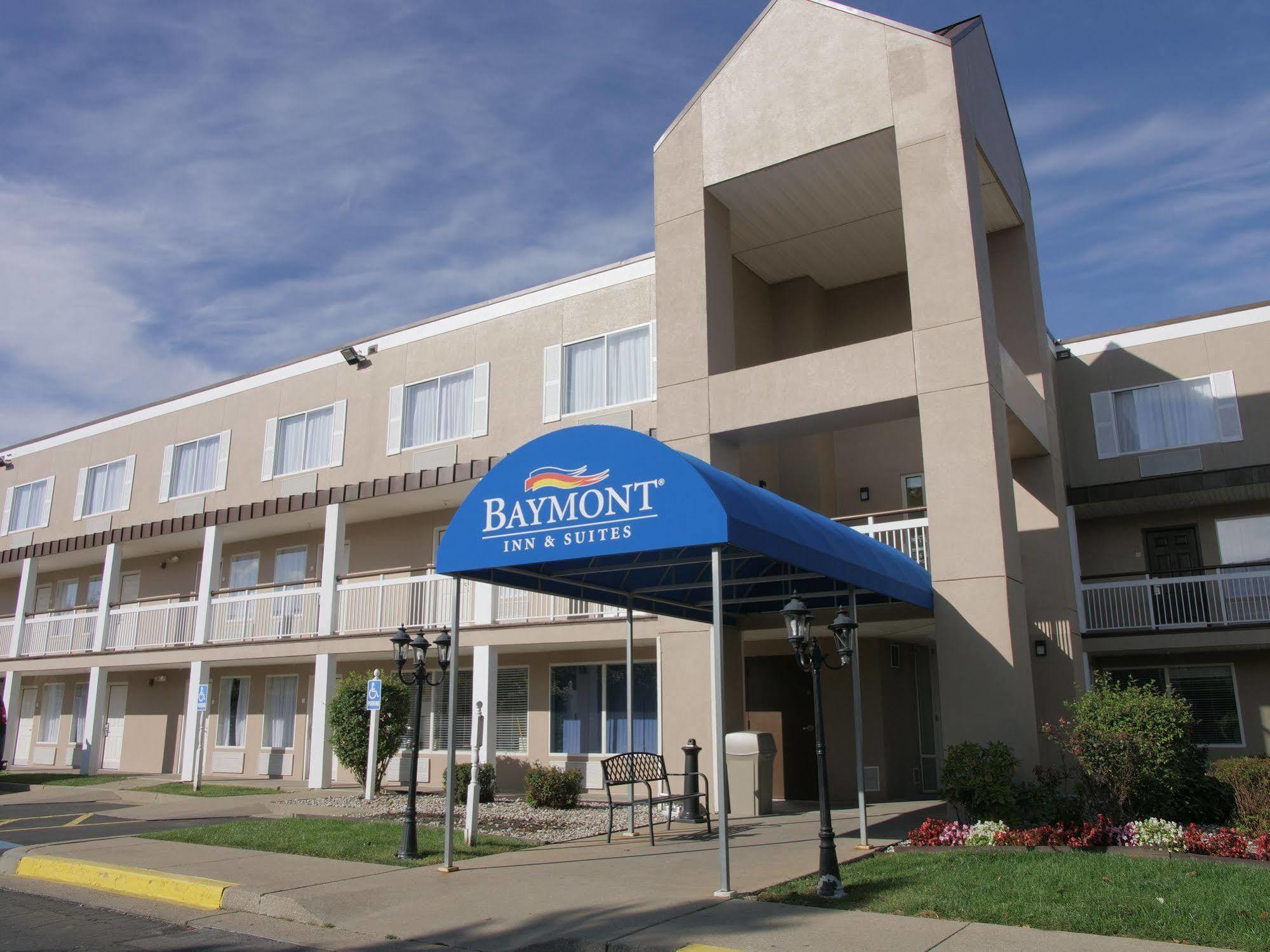 Baymont By Wyndham Louisville East Exterior photo